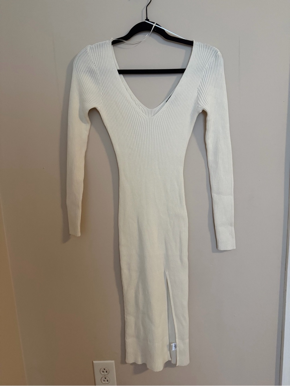 Long Sleeve Ribbed V-Neck Midi Dress in White